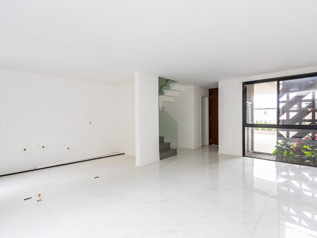 Sobrado com 148m² 3 quartos e 4 banheiros, à venda, no bairro Santa Felicidade em Curitiba