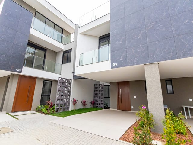 Sobrado com 148m² 3 quartos e 4 banheiros, à venda, no bairro Santa Felicidade em Curitiba