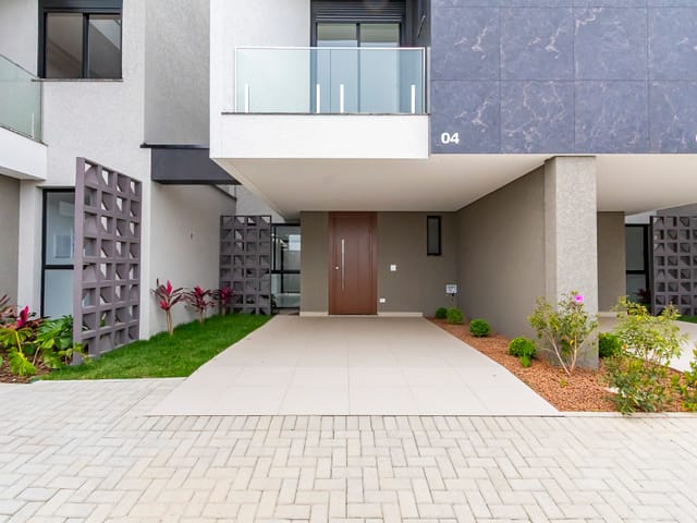 Sobrado com 148m² 3 quartos e 4 banheiros, à venda, no bairro Santa Felicidade em Curitiba