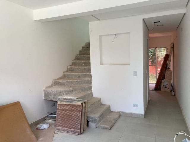 Sobrado com 85m² 2 quartos e 2 banheiros, à venda, no bairro Rio Cotia em Cotia