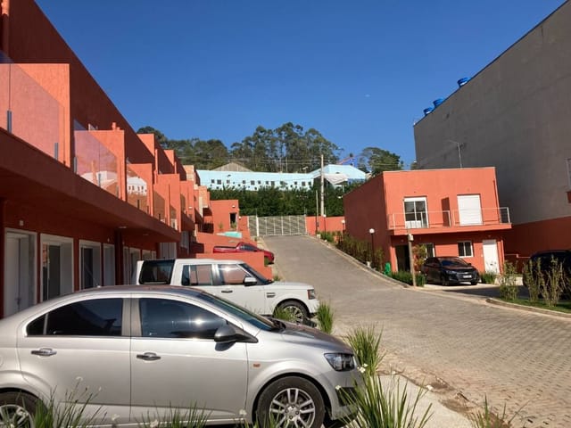 Sobrado com 85m² 2 quartos e 2 banheiros, à venda, no bairro Rio Cotia em Cotia