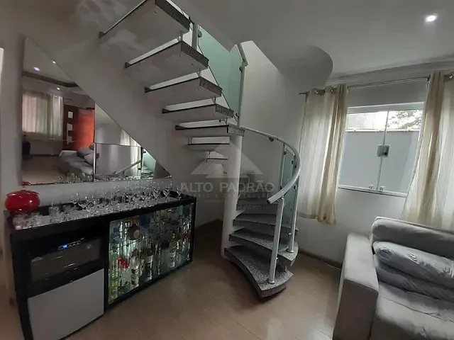 Sobrado com 244m² 3 quartos e 1 banheiro, à venda, no bairro Jardim Mauá em Mauá