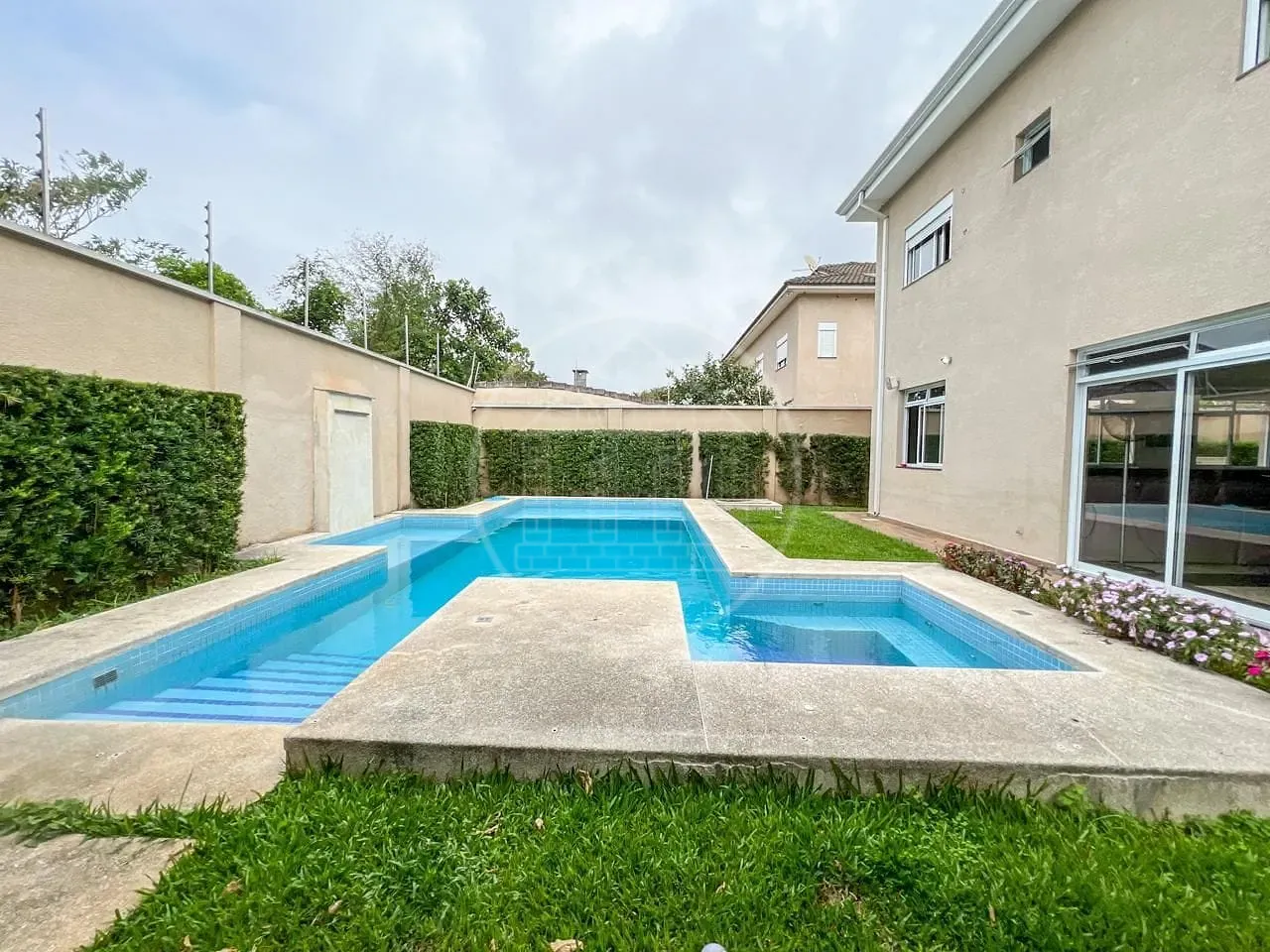 Sobrado, 4 quartos, 350 m² - Foto 2