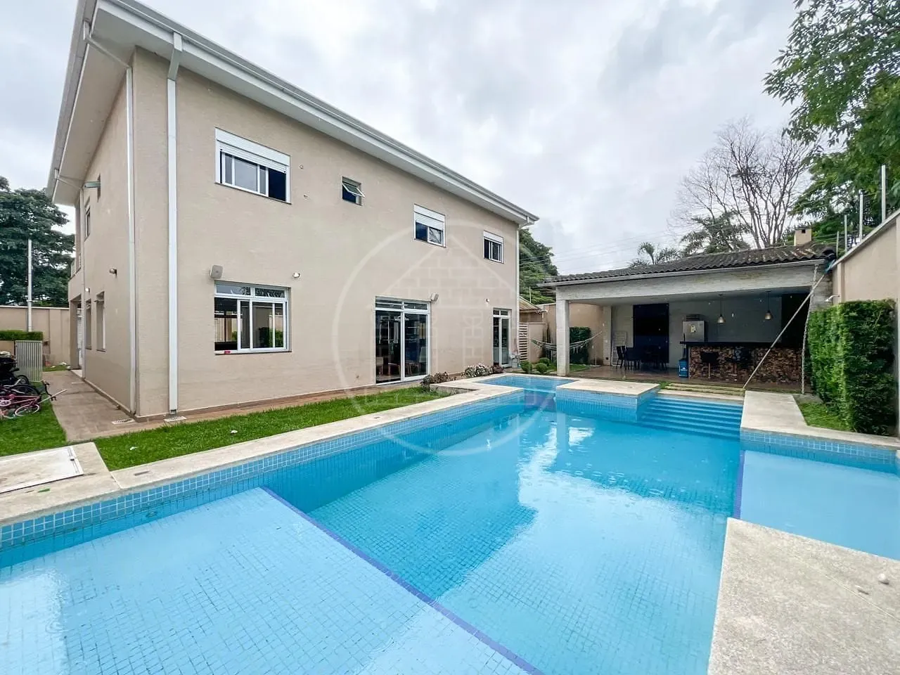 Sobrado, 4 quartos, 350 m² - Foto 1