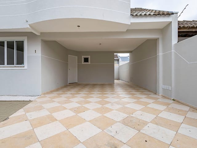 Sobrado com 200m² 4 quartos e 3 banheiros, à venda, no bairro Jardim das Américas em Curitiba