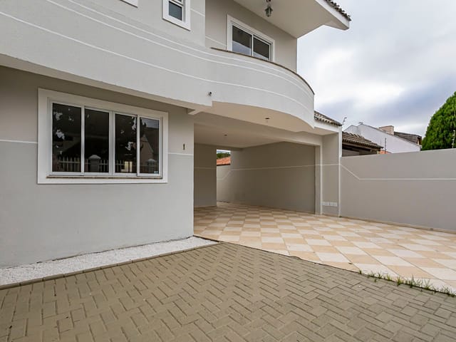 Sobrado com 200m² 4 quartos e 3 banheiros, à venda, no bairro Jardim das Américas em Curitiba