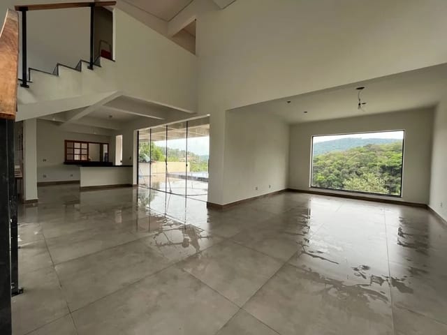 Sobrado com 300m² 4 quartos e 5 banheiros, à venda, no bairro São Vicente em Mairiporã