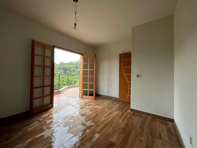 Sobrado com 300m² 4 quartos e 5 banheiros, à venda, no bairro São Vicente em Mairiporã