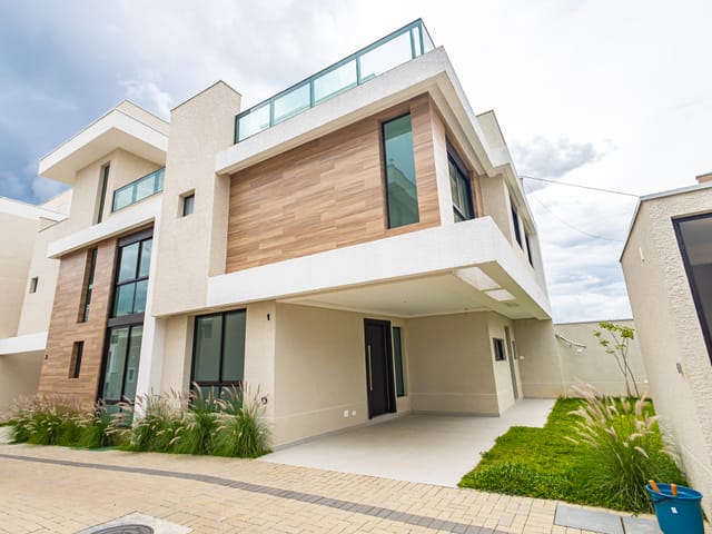Sobrado com 177m² 3 quartos e 4 banheiros, à venda, no bairro Santa Felicidade em Curitiba