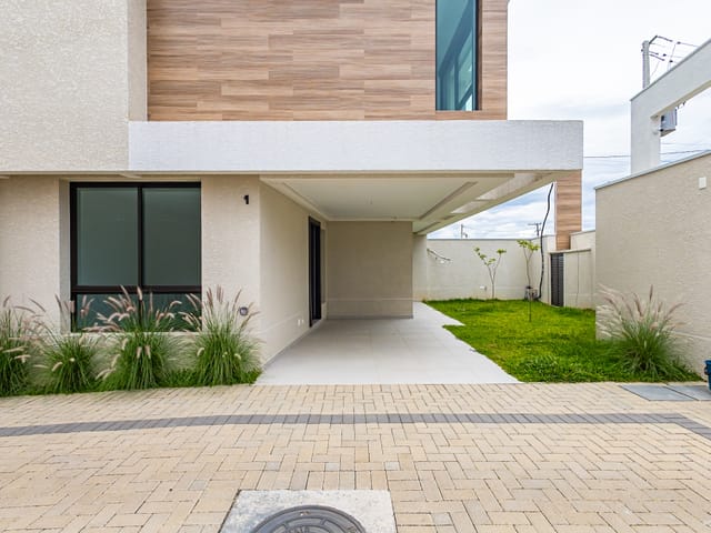 Sobrado com 177m² 3 quartos e 4 banheiros, à venda, no bairro Santa Felicidade em Curitiba