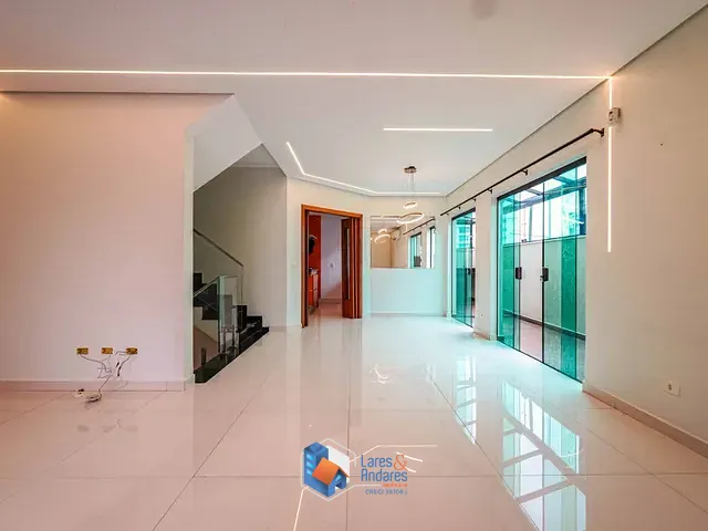 Sobrado com 128m² 3 quartos e 5 banheiros, à venda, no bairro Vila Paulicéia em São Paulo