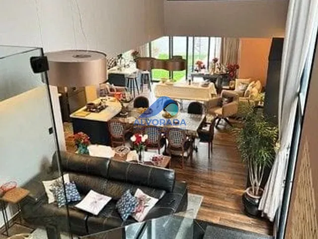 Sobrado com 340m² 4 quartos e 1 banheiro, à venda, no bairro Urbanova em São José dos Campos