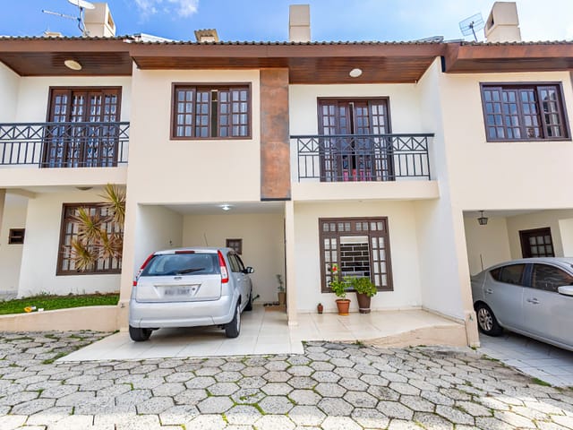 Sobrado 4 quartos e 3 banheiros, à venda, no bairro Vista Alegre em Curitiba