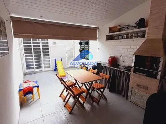 Sobrado com 127m² 2 quartos e 2 banheiros, à venda, no bairro Jardim Limoeiro em São José dos Campos