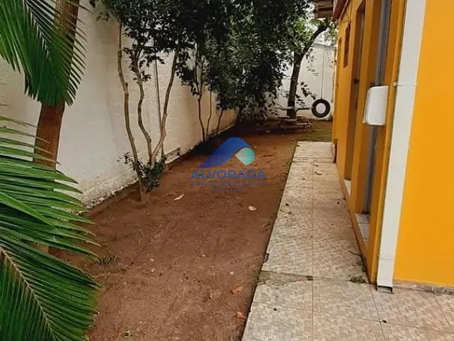Sobrado com 127m² 2 quartos e 2 banheiros, à venda, no bairro Jardim Limoeiro em São José dos Campos