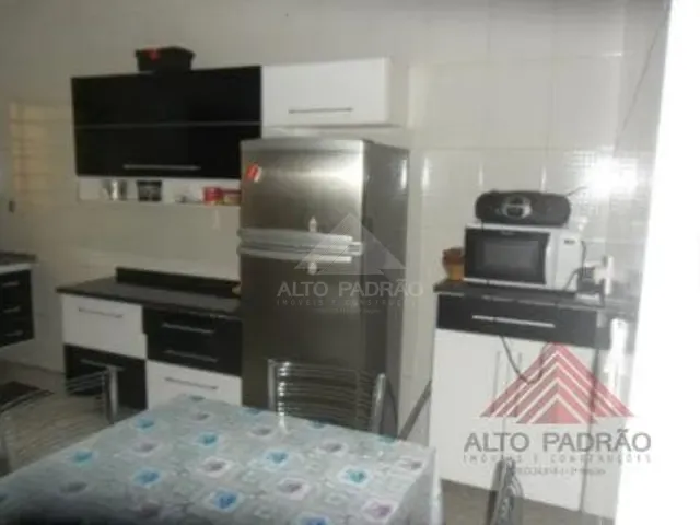 Sobrado 2 quartos e 2 banheiros, à venda, no bairro Jardim Mauá em Mauá