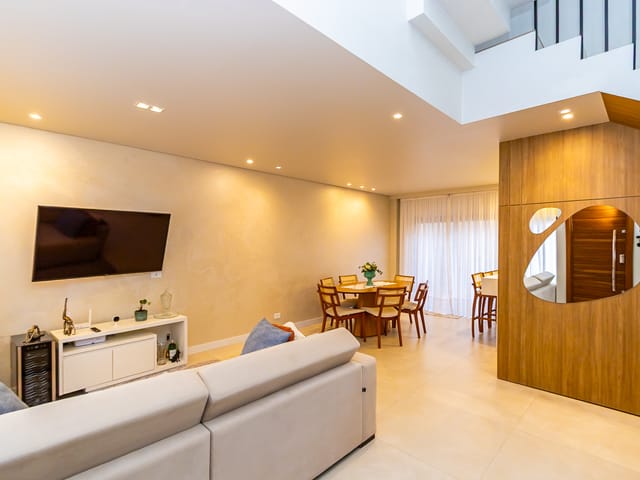 Sobrado com 175m² 3 quartos e 3 banheiros, à venda, no bairro Pineville em Pinhais