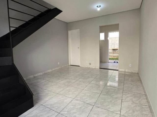 Sobrado com 60m² 2 quartos e 2 banheiros, à venda, no bairro Jardim São Marcos em Vargem Grande Paulista