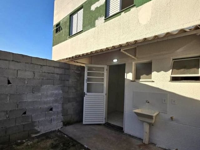 Sobrado com 60m² 2 quartos e 2 banheiros, à venda, no bairro Jardim São Marcos em Vargem Grande Paulista