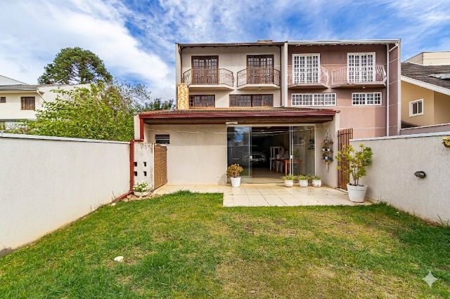 Sobrado com 490m² 3 quartos e 5 banheiros, à venda, no bairro Jardim das Américas em Curitiba