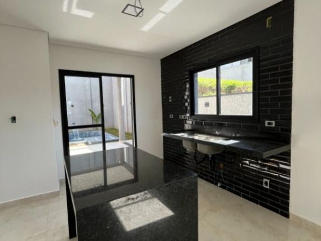 Sobrado com 150m² 3 quartos e 3 banheiros, à venda, no bairro Villas do Jaguari em Santana de Parnaíba