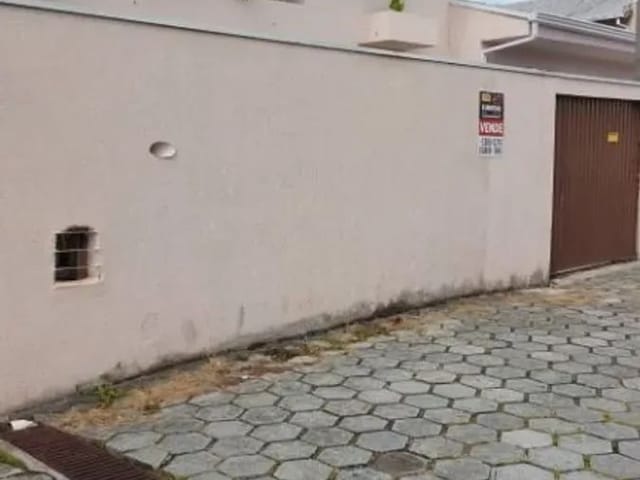 Sobrado com 166m² 4 quartos e 3 banheiros, à venda, no bairro Cajuru em Curitiba