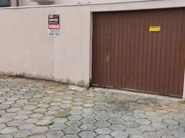 Sobrado com 166m² 4 quartos e 3 banheiros, à venda, no bairro Cajuru em Curitiba