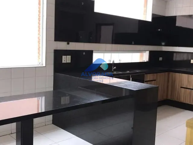 Sobrado com 480m² 4 quartos e 6 banheiros, para alugar, no bairro Condomínio Bosque Imperial em São José dos Campos
