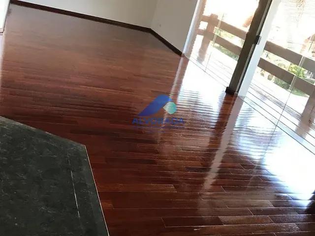 Sobrado com 480m² 4 quartos e 6 banheiros, para alugar, no bairro Condomínio Bosque Imperial em São José dos Campos