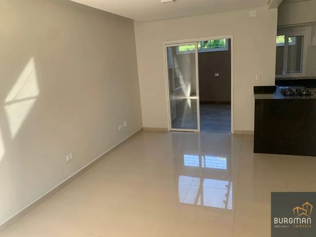 Sobrado com 135m² 4 quartos e 3 banheiros, à venda, no bairro São Braz em Curitiba