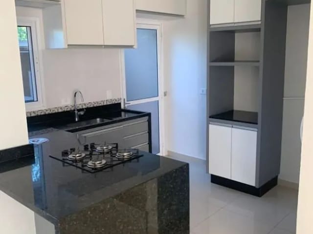 Sobrado 4 quartos e 3 banheiros, à venda, no bairro São Braz em Curitiba