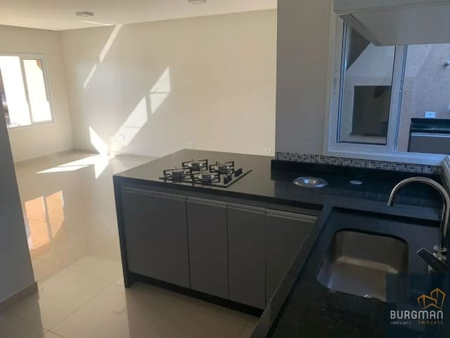 Sobrado com 135m² 4 quartos e 3 banheiros, à venda, no bairro São Braz em Curitiba
