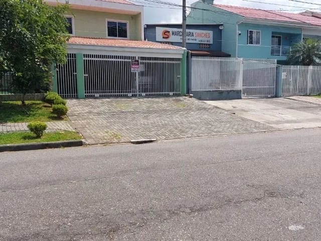 Sobrado com 154m² 4 quartos e 3 banheiros, à venda, no bairro Cajuru em Curitiba