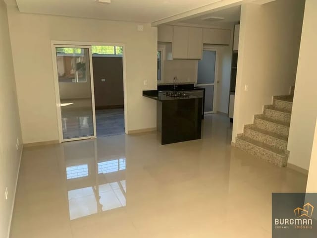 Sobrado com 84m² 4 quartos e 3 banheiros, para alugar, no bairro São Braz em Curitiba