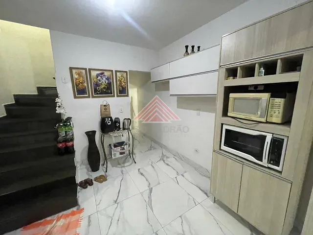 Sobrado com 157m² 3 quartos e 2 banheiros, à venda, no bairro Jardim Guapituba em Mauá