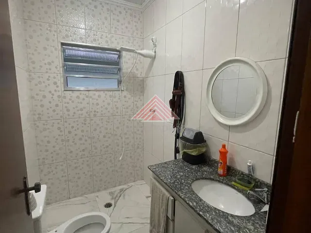 Sobrado com 157m² 3 quartos e 2 banheiros, à venda, no bairro Jardim Guapituba em Mauá