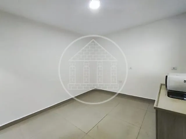 Sobrado com 350m² 3 quartos e 2 banheiros, à venda ou para alugar, no bairro Jardim Cliper em São Paulo