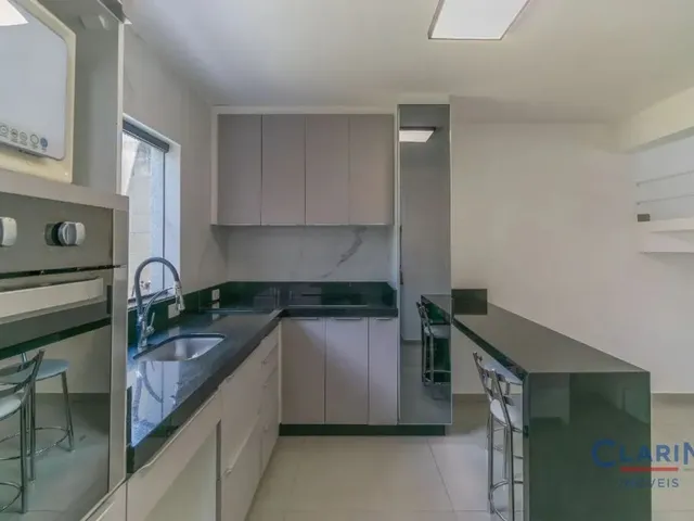 Sobrado 3 quartos e 2 banheiros, à venda, no bairro VILA SANTA TEREZINHA em Campo Largo