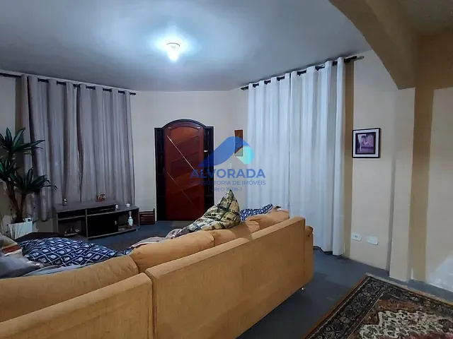 Sobrado com 225m² 3 quartos e 2 banheiros, à venda, no bairro Jardim Portugal em São José dos Campos