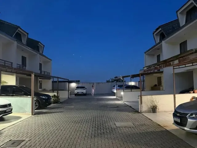 Sobrado 3 quartos e 2 banheiros, à venda, no bairro Xaxim em Curitiba
