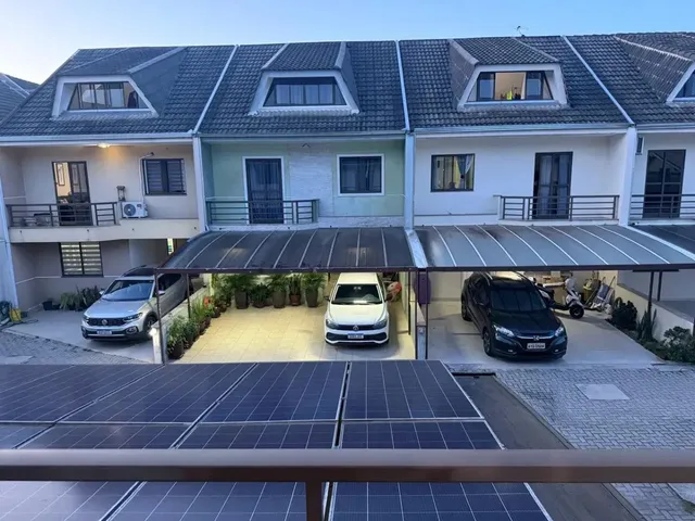 Sobrado 3 quartos e 2 banheiros, à venda, no bairro Xaxim em Curitiba