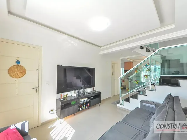 Sobrado com 96m² 3 quartos e 3 banheiros, à venda, no bairro Hauer em Curitiba