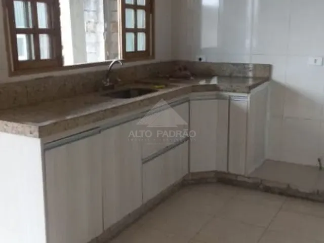 Sobrado com 348m² 5 quartos e 1 banheiro, à venda, no bairro Jardim Mauá em Mauá
