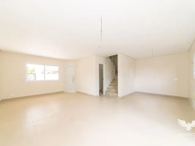 Casa 3 quartos e 4 banheiros, à venda, no bairro Santa Felicidade em Curitiba