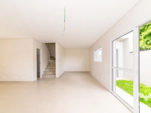 Casa 3 quartos e 4 banheiros, à venda, no bairro Santa Felicidade em Curitiba