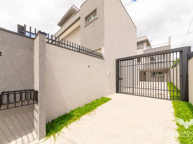 Casa 3 quartos e 4 banheiros, à venda, no bairro Santa Felicidade em Curitiba