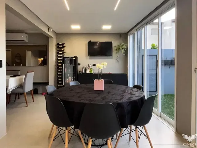 Casa com 133m² 3 quartos e 3 banheiros, à venda, no bairro São Braz em Curitiba