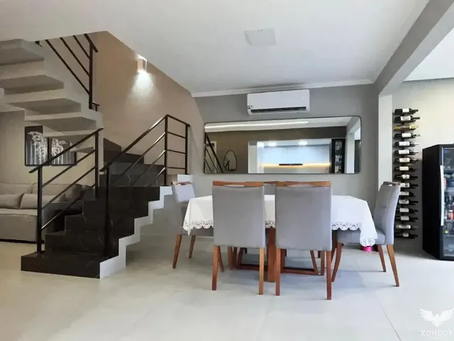 Casa com 133m² 3 quartos e 3 banheiros, à venda, no bairro São Braz em Curitiba