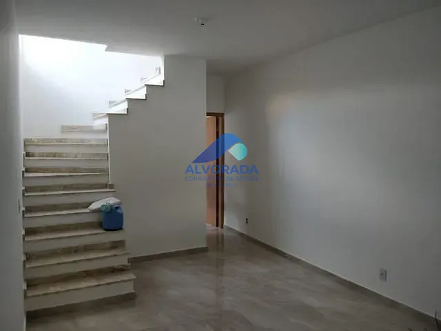 Sobrado com 125m² 4 quartos e 3 banheiros, à venda ou para alugar, no bairro Jardim das Indústrias em São José dos Campos