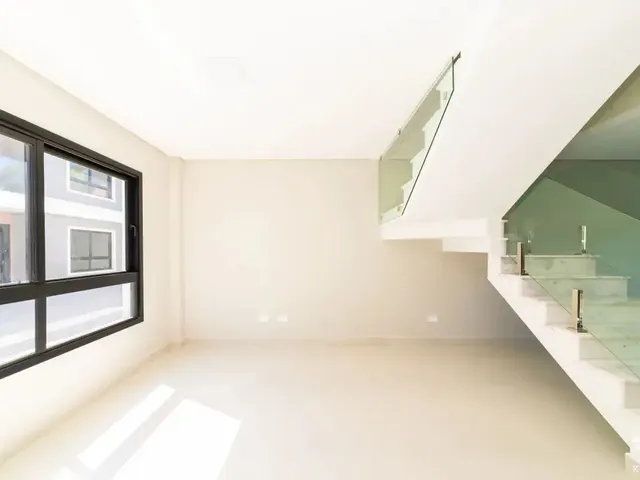 Casa 3 quartos e 3 banheiros, para alugar, no bairro Santa Felicidade em Curitiba